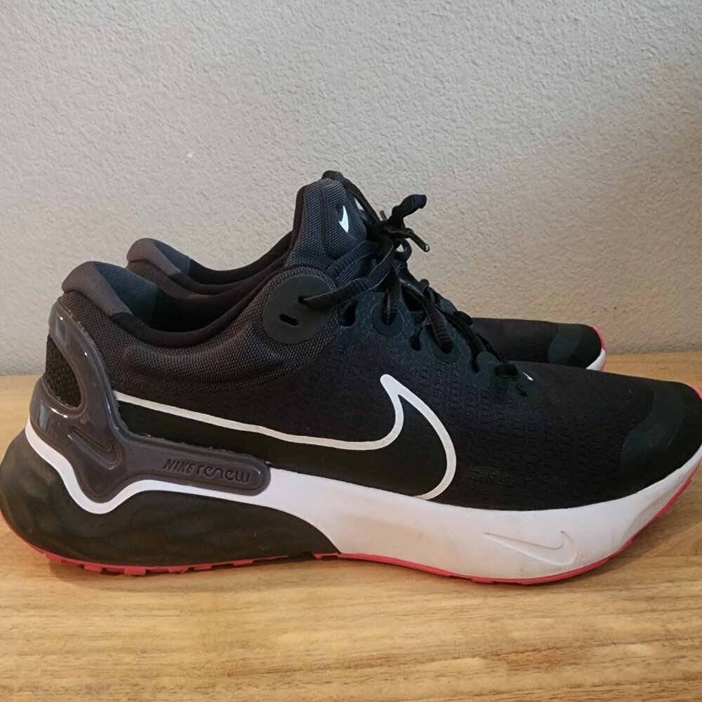 Nike Mens Renew Run 3 Running Shoes Sneakers Lace Up Low Top Black White Size 11